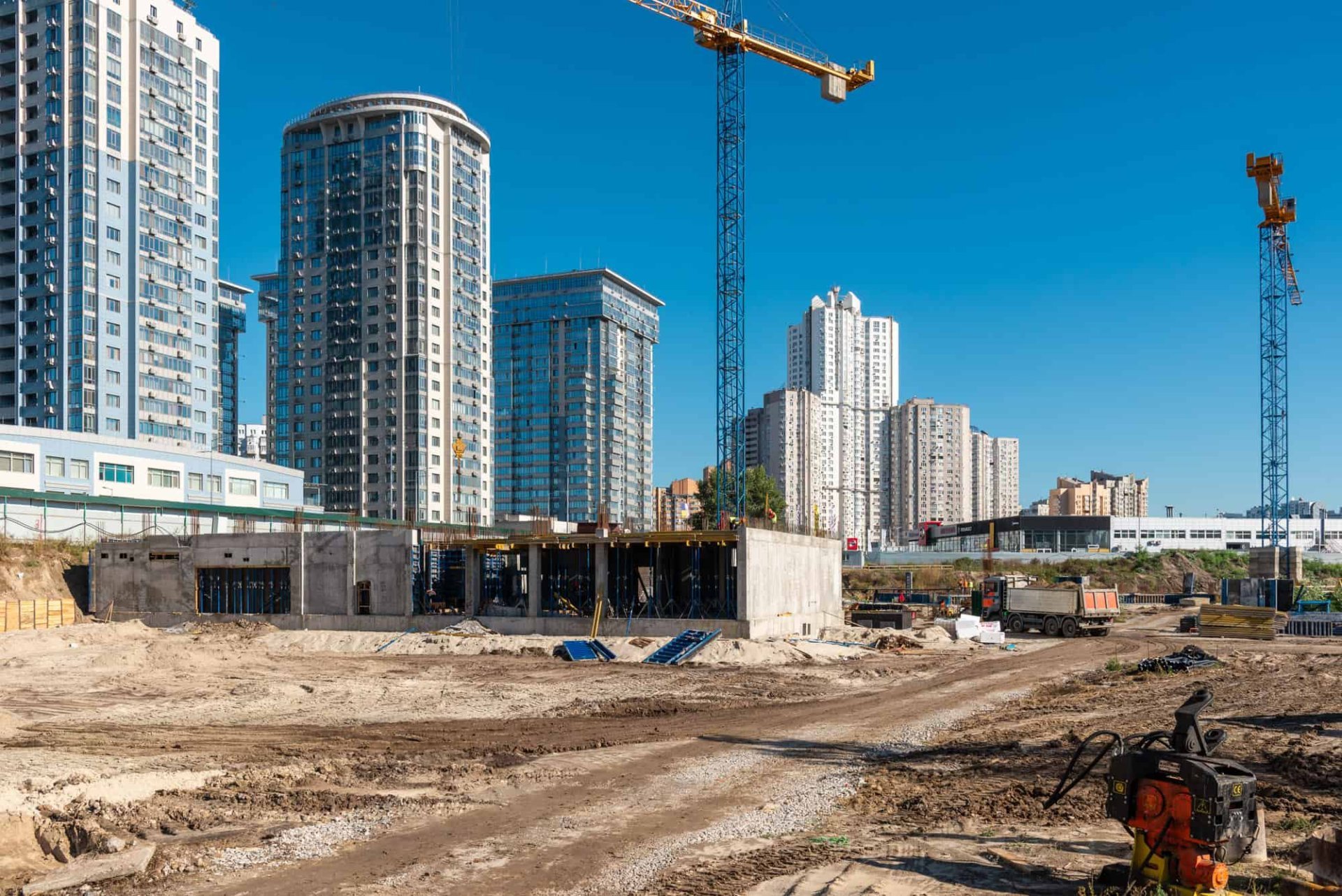 Жовтень 2024